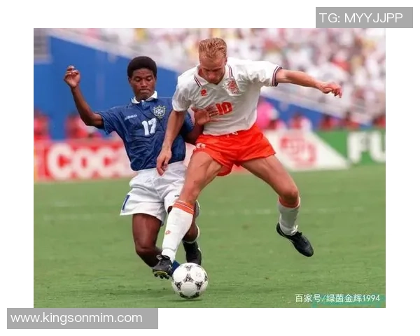 足坛巨星童年绿茵瞬间揭秘从稚嫩脚法到未来传奇成长之路