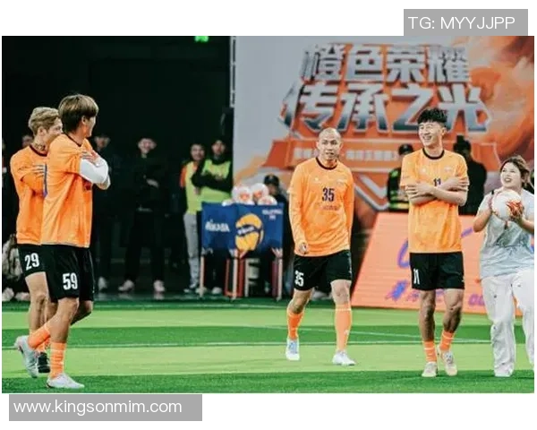 足球巨星风采尽显荣耀赛场闪耀瞬间，倾听传奇背后的奋斗与梦想