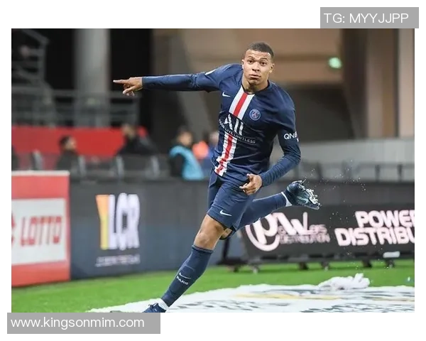 闪耀绿茵场的法国天才姆巴佩足球传奇海报墙贴激燃你的运动热情